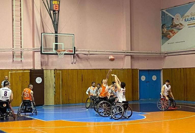 ENGELSİZLER ORDUSU İLK DEVREYİ GALİP TAMAMLADI